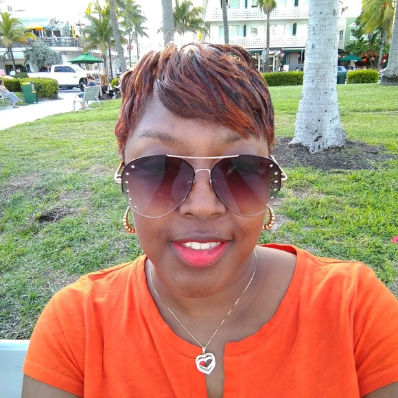 Meet your Posher, Ericka - Picture 1 of 1